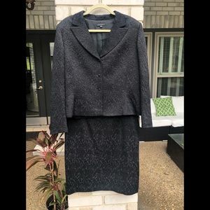 Tahari Women’s Black Suit